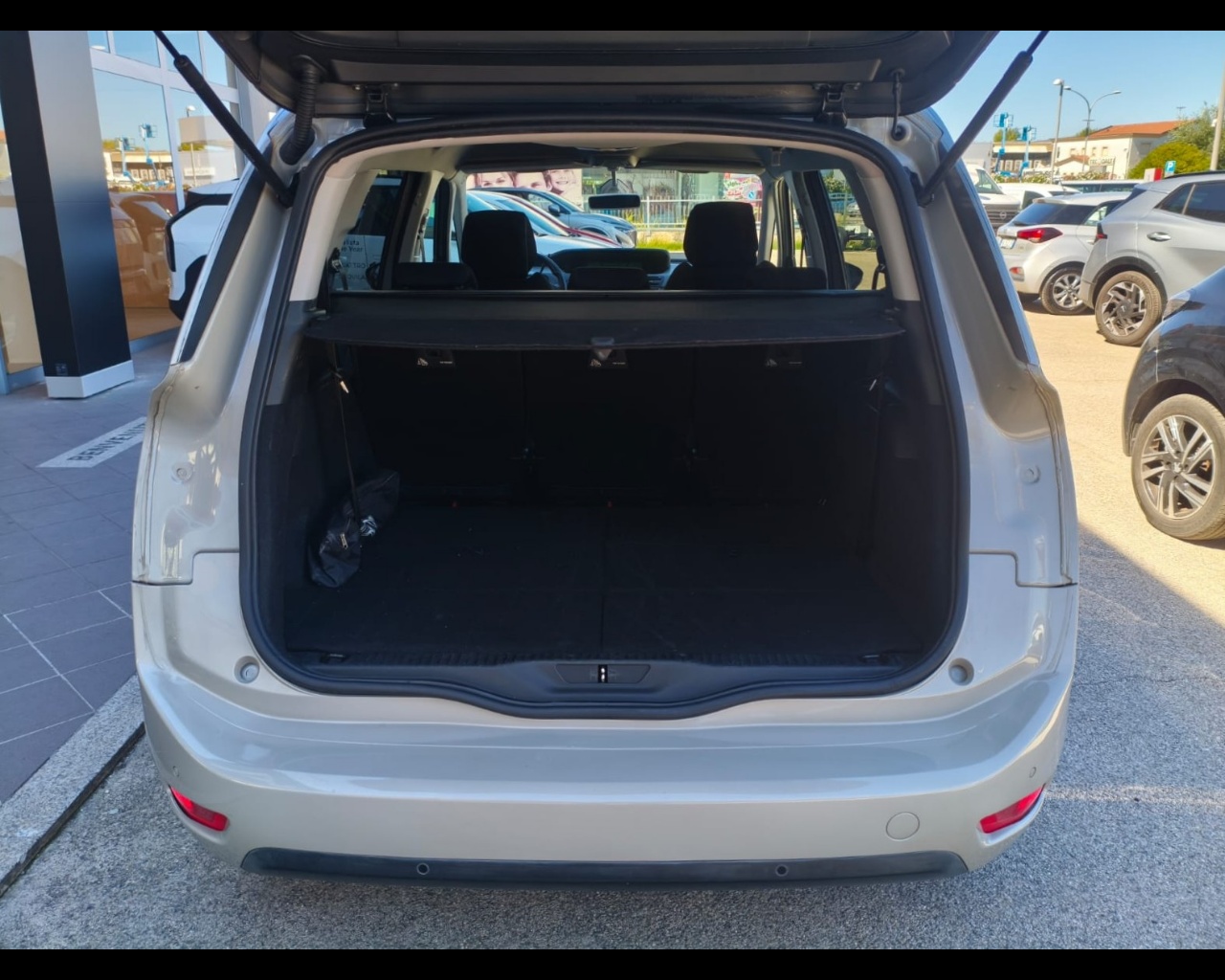 Foto CITROEN C4 Grand Spacetourer 1.5 bluehdi Business 7p. s&s 130cv eat8
