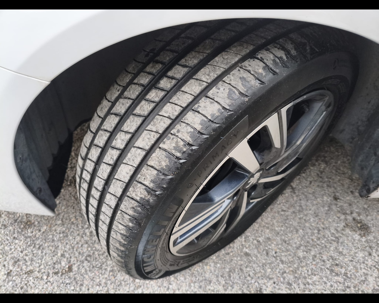 Foto PEUGEOT 208 1.5 bluehdi Allure Pack s&s 100cv