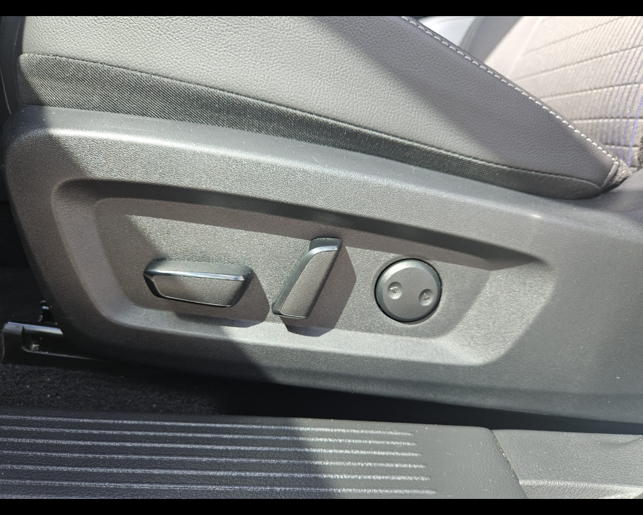 Foto NISSAN Qashqai 1.3 mhev Tekna 2wd 140cv