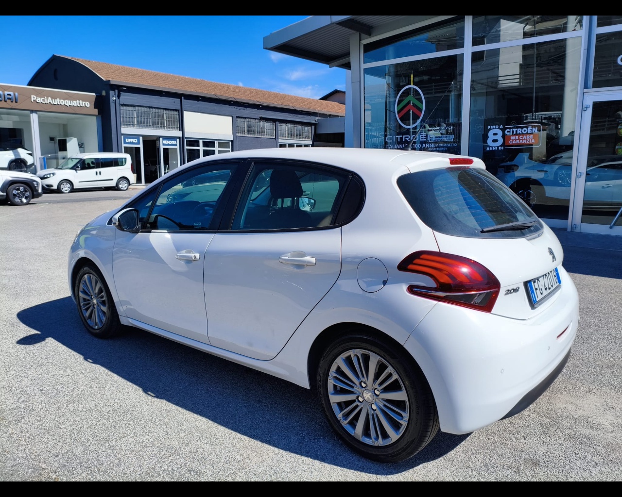 Foto PEUGEOT 208 5p 1.2 puretech Active 82cv