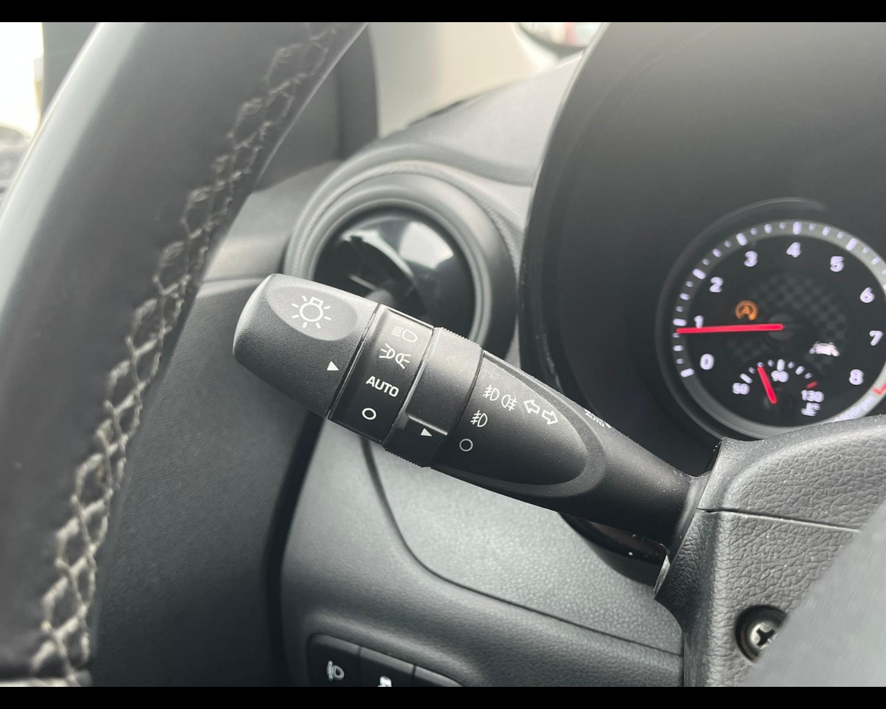 Foto HYUNDAI i10 1.0 mpi Tech Connect Pack