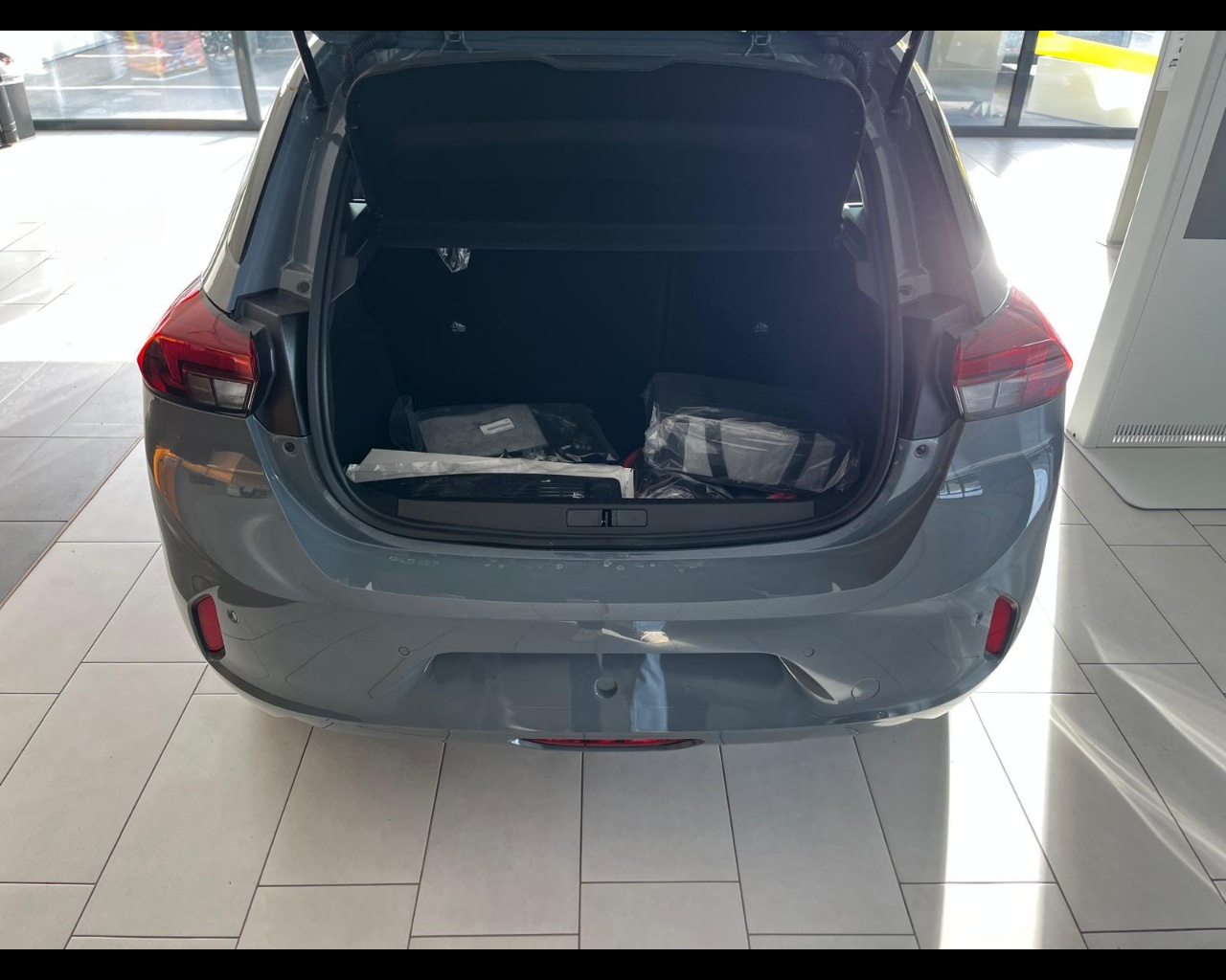 Foto OPEL Corsa full electric Nuova Yes 136cv