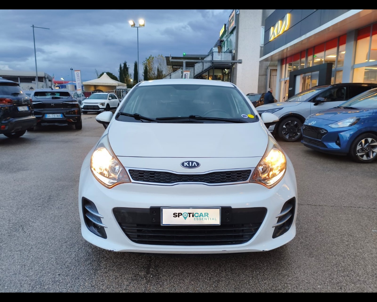 Foto KIA Rio 5p 1.2 Cool eco Gpl