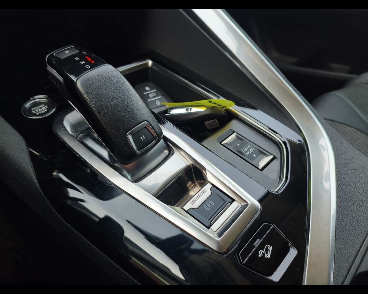 Foto PEUGEOT 3008 1.5 bluehdi Allure Pack s&s 130cv eat8