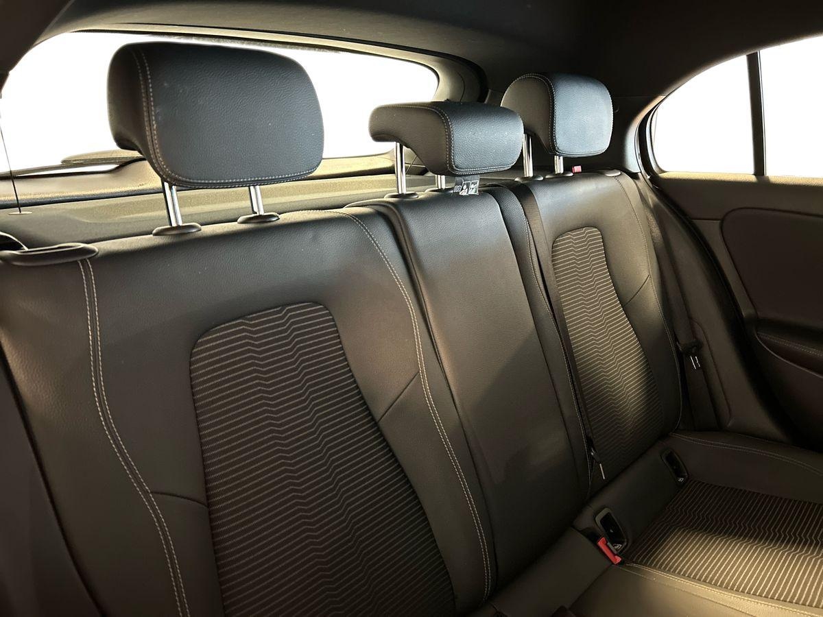 Mercedes Classe A Classe A 180 D Sport 8G-DCT - 16