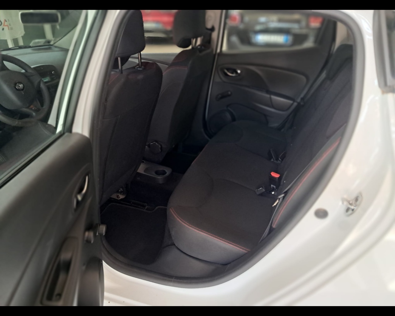 Foto RENAULT Clio 5p 1.2 Wave 75cv