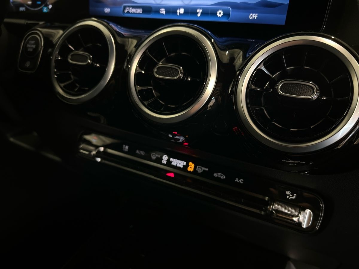 Mercedes  GLA 180 Progressive Advanced auto - 14