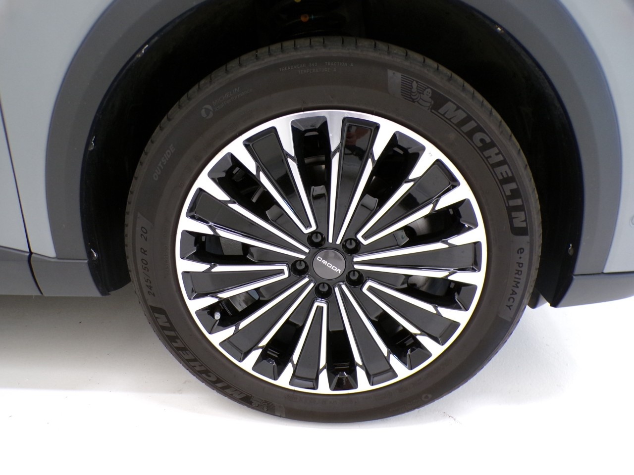 Omoda  Omoda 9 1.5 TGDi plug-in SHS Premium i-AWD DHT3 - 4