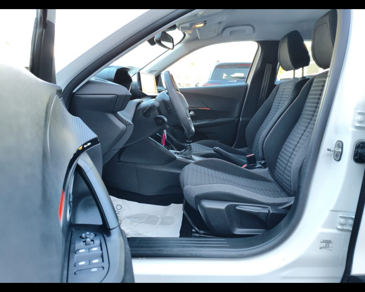 Foto PEUGEOT 2008 1.2 puretech Active Pack s&s 100cv