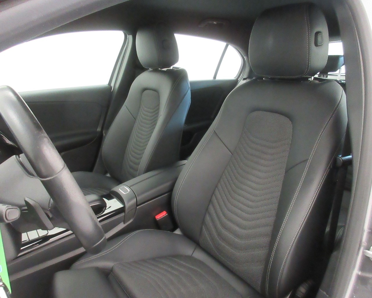 Mercedes Classe A Classe A 180 D Business 7G-DCT - 12