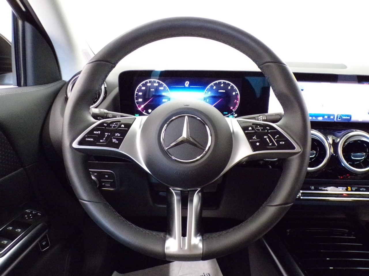 Mercedes  GLA 180 Progressive Advanced 7G-DCT - 16