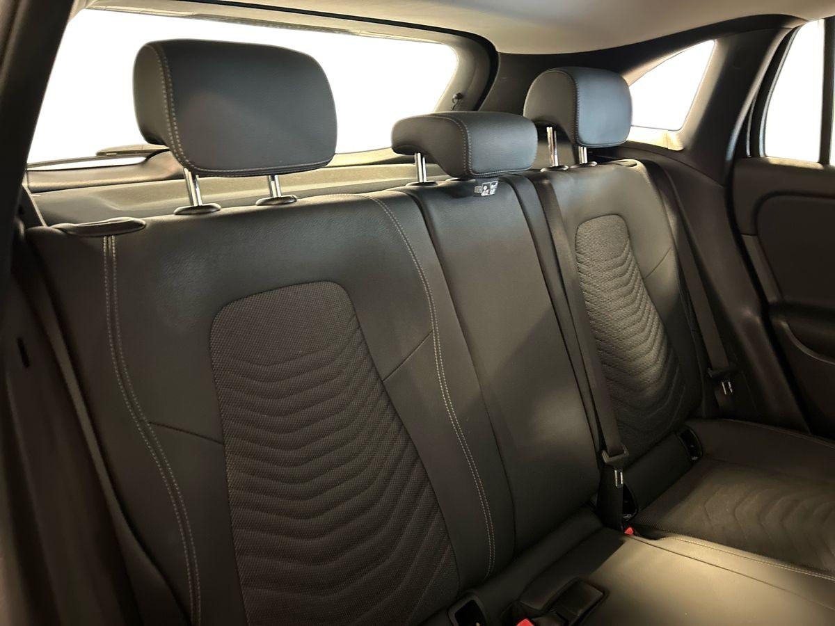 Mercedes  GLA 180 D Advanced 8G-DCT - 16