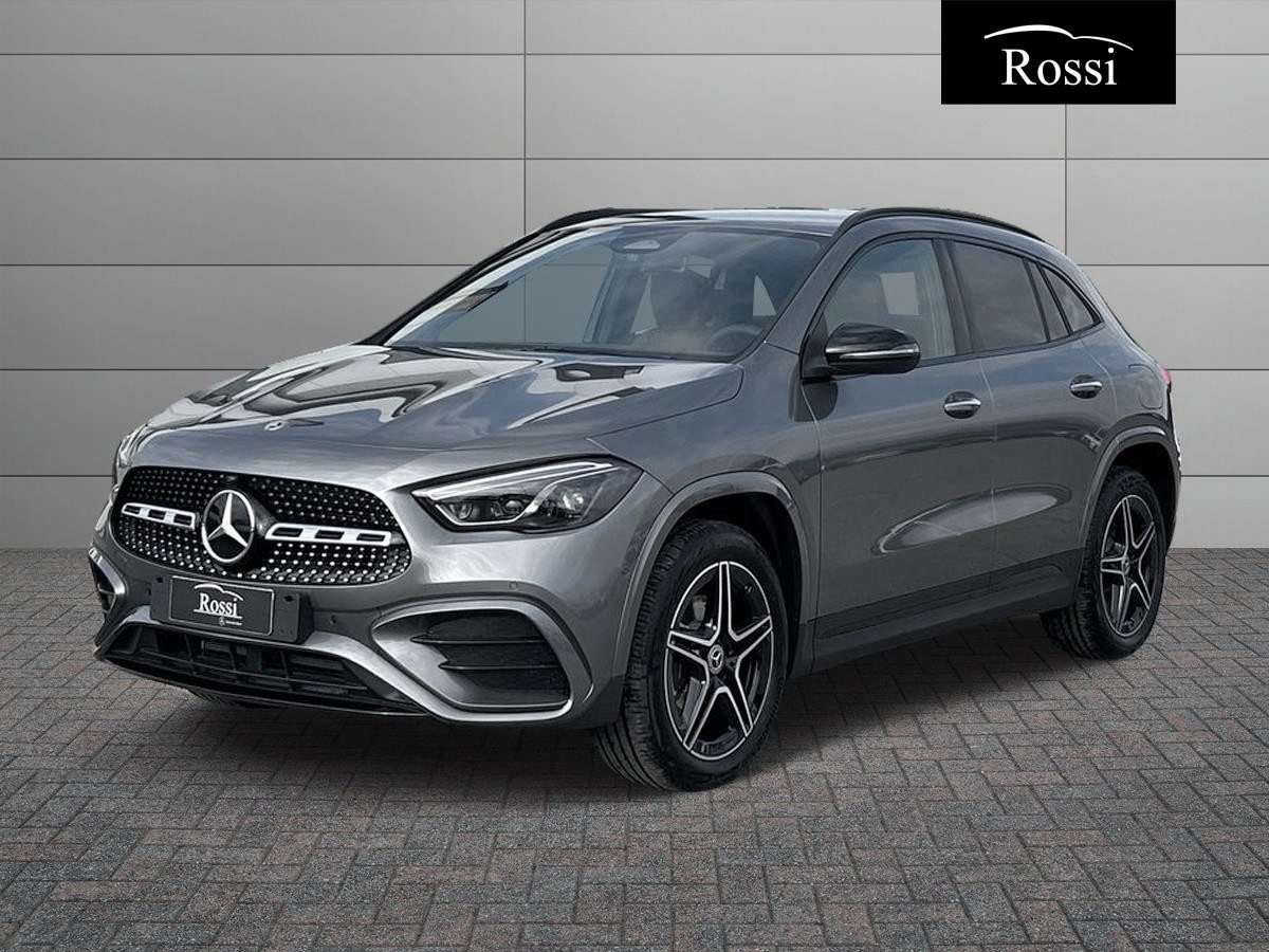 Mercedes-Benz GLA 250 e con tecnologia ibrida EQ