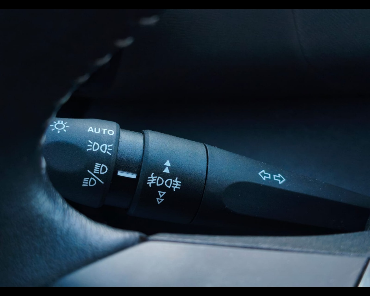 Foto CITROEN C4 1.2 puretech Plus s&s 130cv