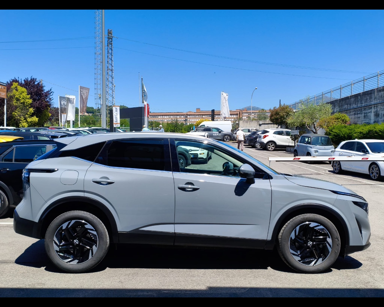 Foto NISSAN Qashqai 1.3 mhev N-Connecta 2wd 140cv