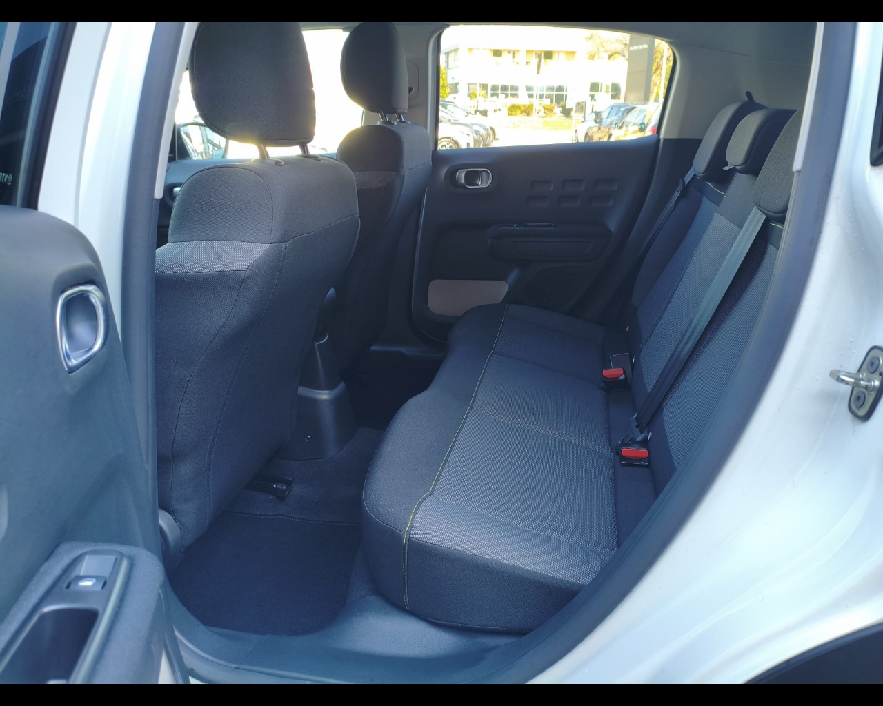 Foto CITROEN C3 1.2 puretech Shine s&s 83cv neopatentati