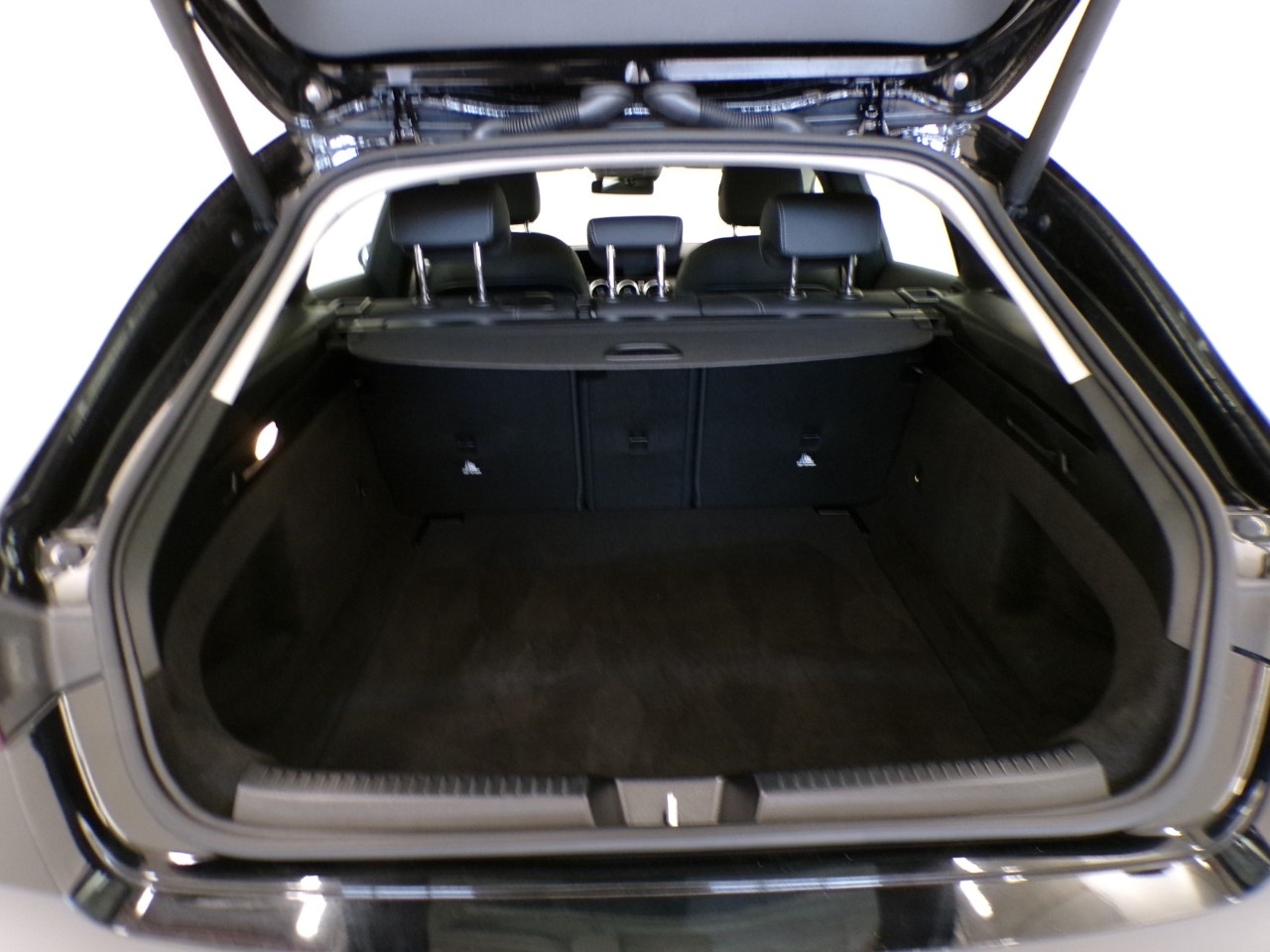 Mercedes  CLA Shooting Brake 180 D Advanced 8G-DCT - 9