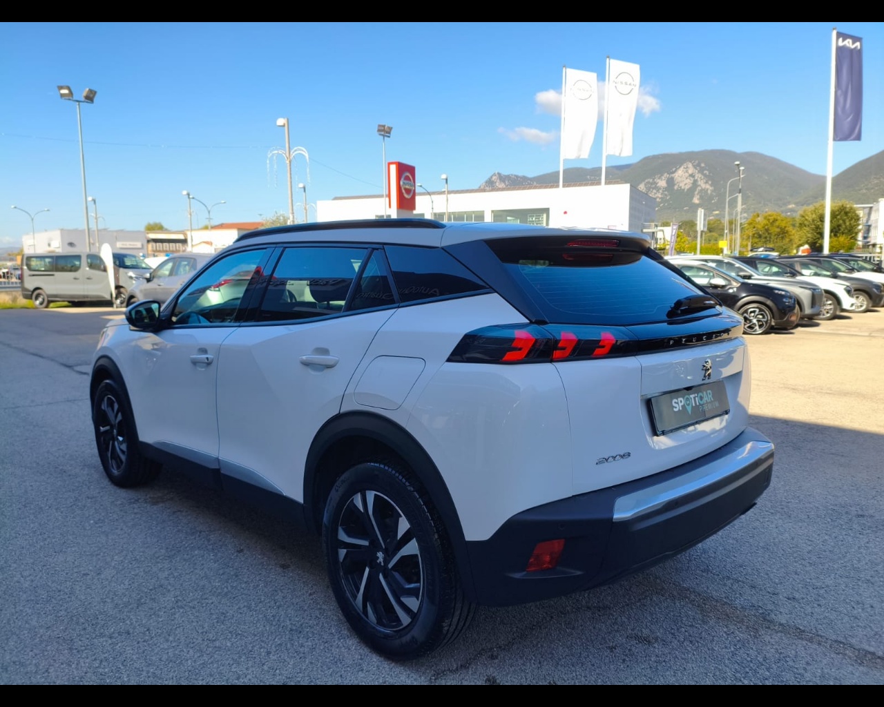 Foto PEUGEOT 2008 1.2 puretech Allure Pack s&s 100cv