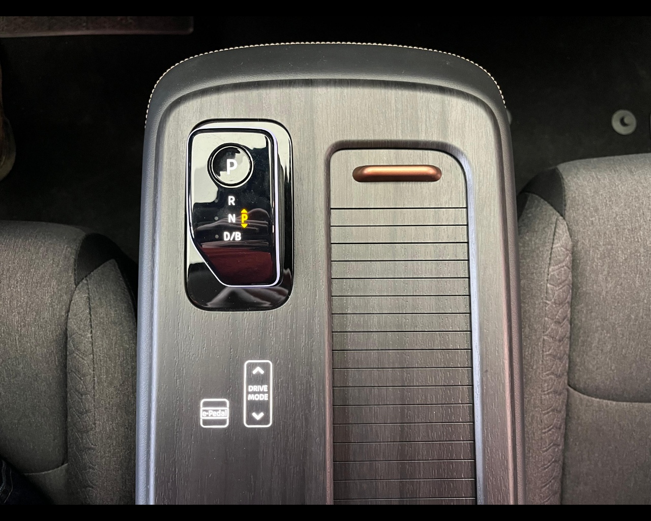 Foto NISSAN Ariya 63 kWh Engage 2wd