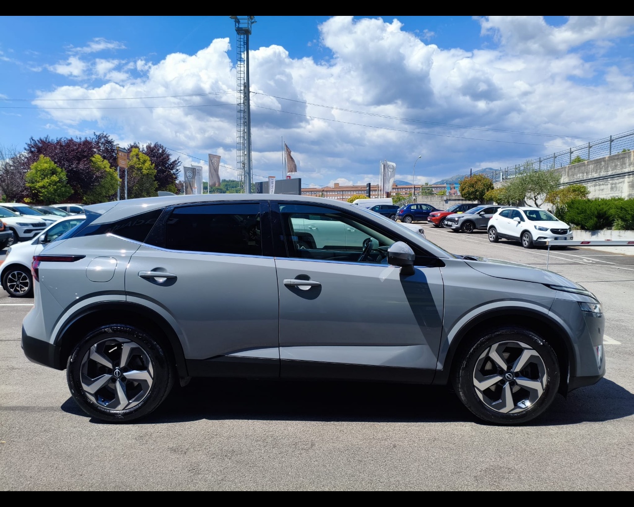 Foto NISSAN Qashqai 1.3 mhev N-Connecta 2wd 158cv xtr