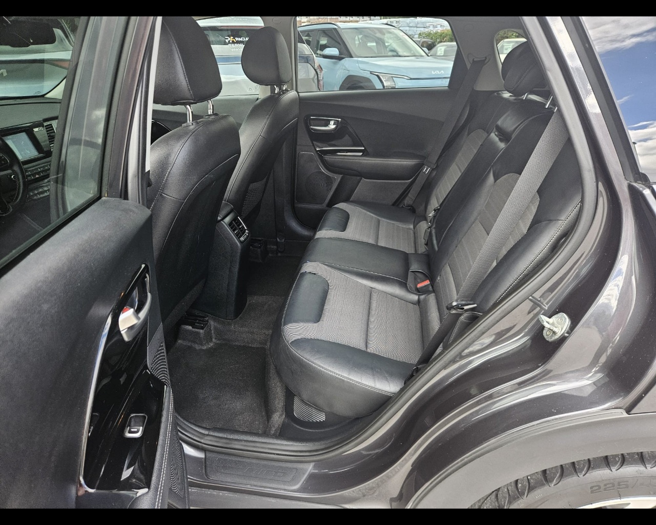 Foto KIA Niro 1.6 gdi hev Style dct 
