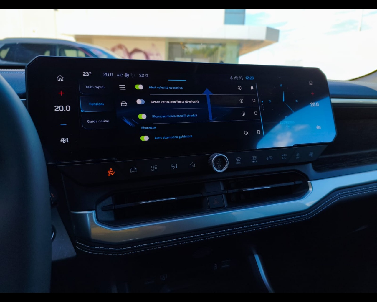 Foto JEEP Nuova Compass E-Hybrid Plug-InFirst Edition 1.6l 195cv Plug-In Hybrid Fw