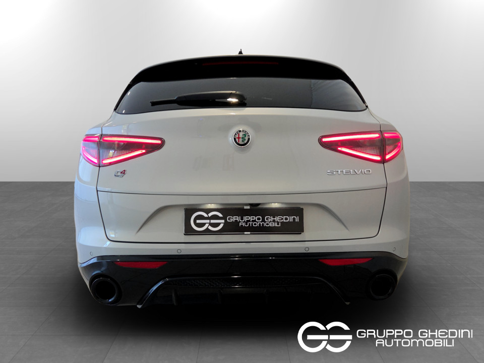 ALFA ROMEO Stelvio 2.2 t Veloce Q4 210cv auto Diesel usato - 4