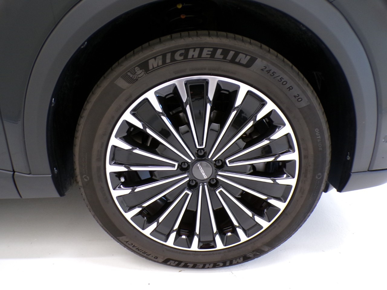 Omoda Omoda 9 Omoda 9 1.5 TGDi plug-in SHS Premium i-AWD DHT3 - 4