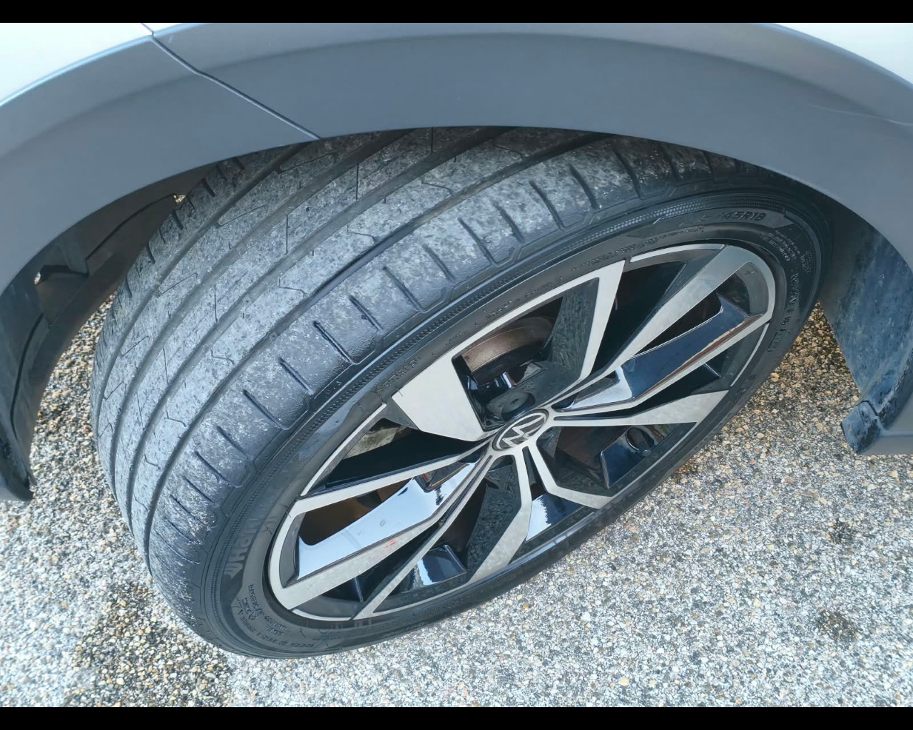Foto VOLKSWAGEN Taigo 1.0 tsi R-Line 110cv