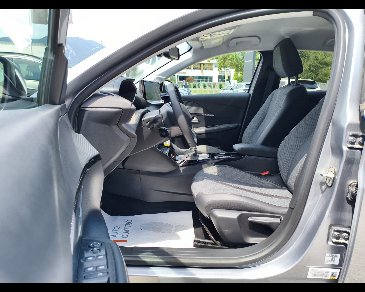 Foto PEUGEOT 208 1.2 puretech Allure s&s 100cv