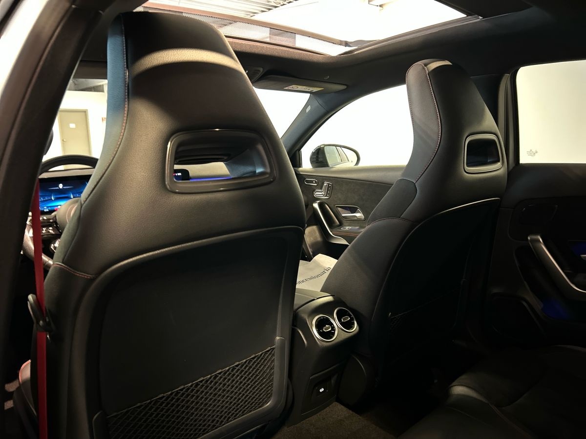 Mercedes-AMG Classe A AMG Classe A AMG 35 Premium Plus AMG 4Matic Speedshift DCT AMG 8G - 18