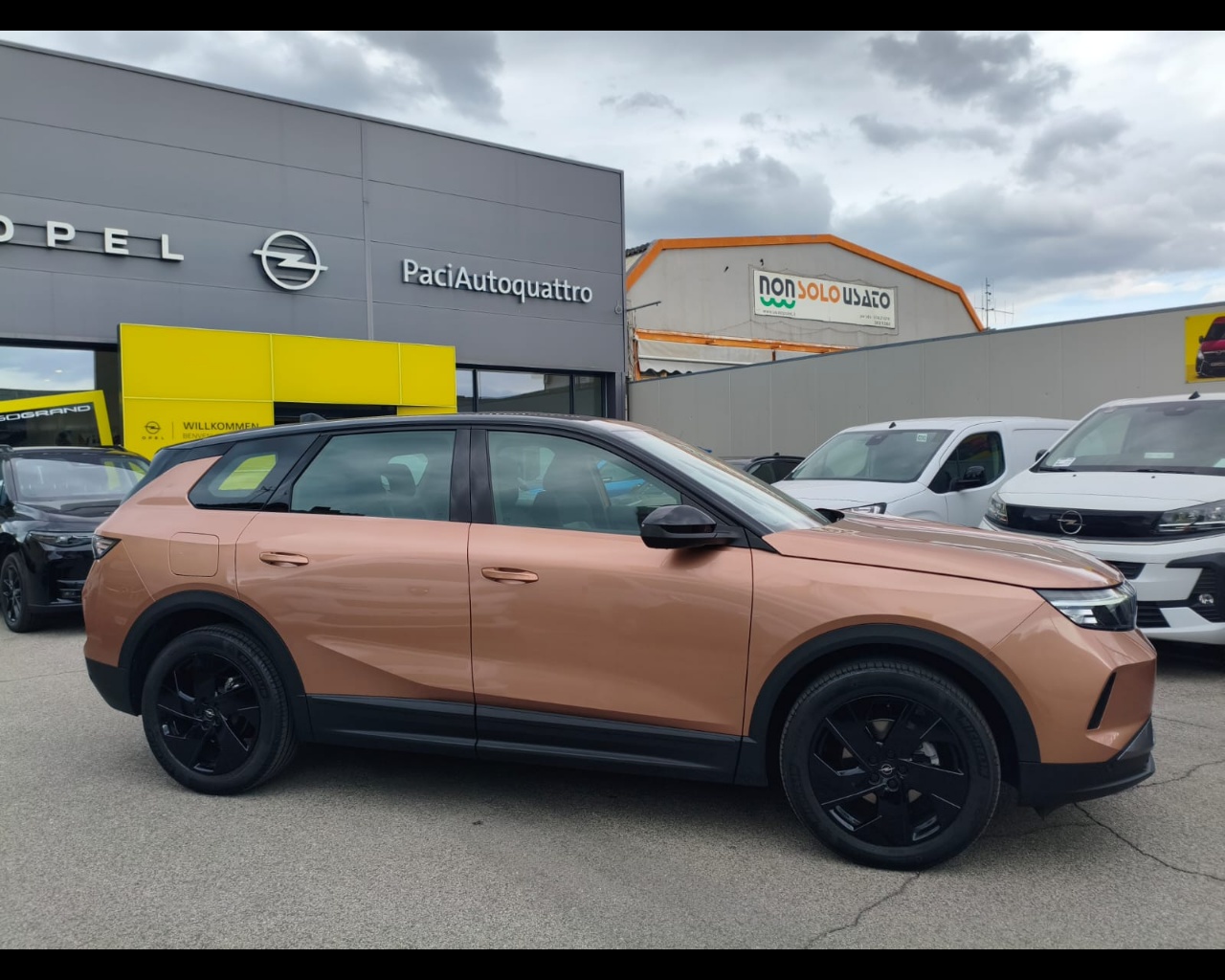 Foto OPEL Grandland 1.2 hybrid Edition 136cv e-dcs6