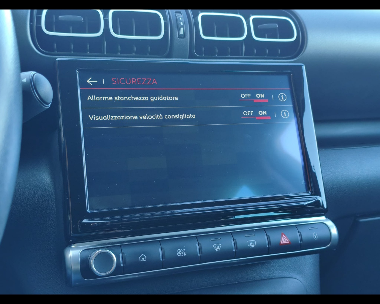 Foto CITROEN C3 Aircross 1.2 puretech Shine s&s 130cv eat6