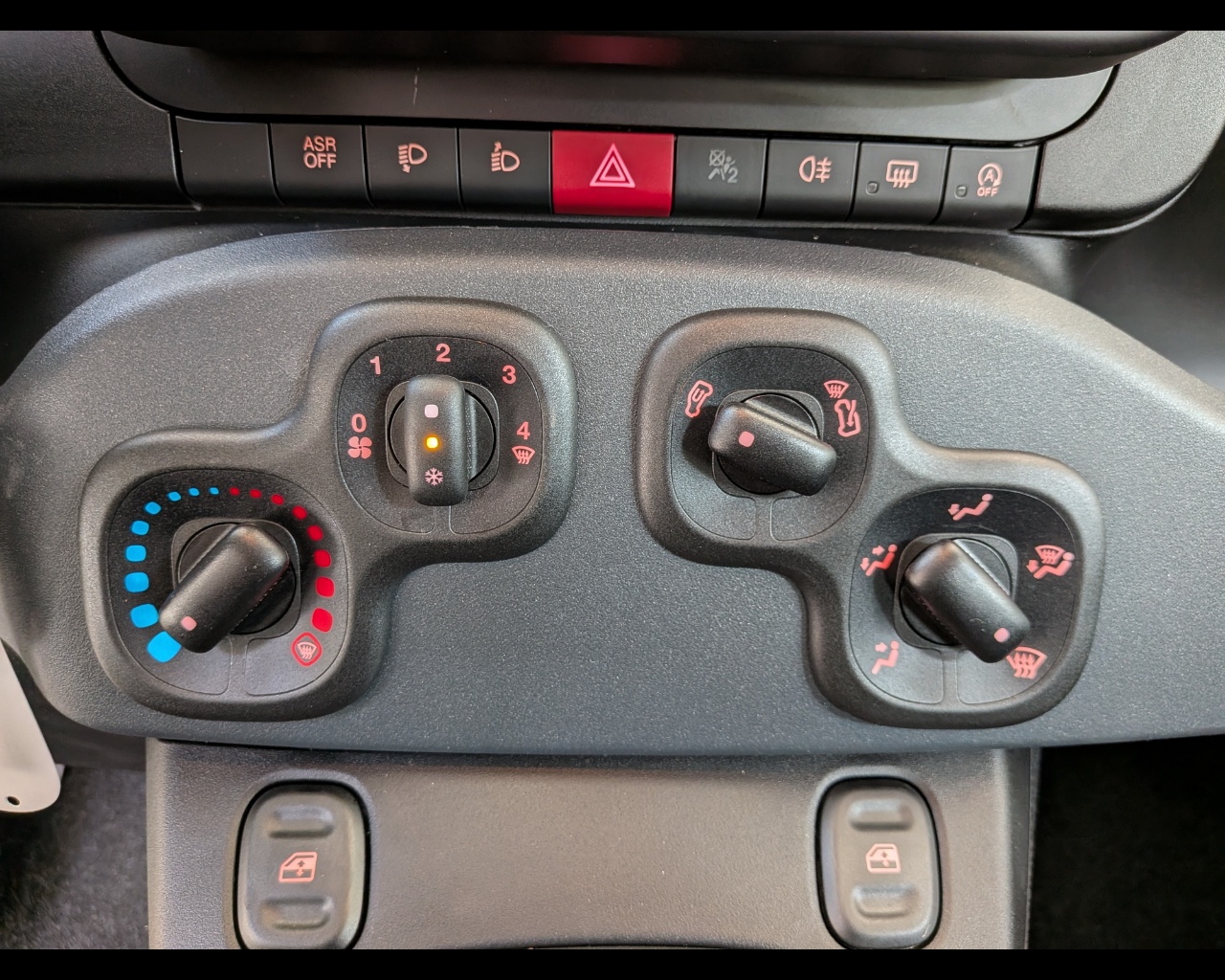 Foto FIAT Panda 1.0 firefly hybrid s&s 70cv 5p.ti
