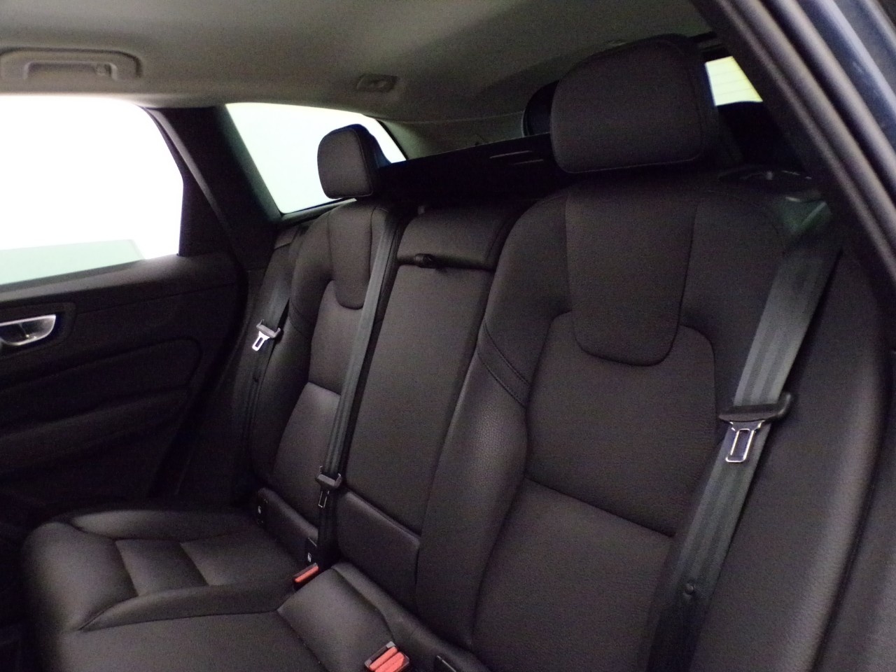 Volvo  XC60 N1 2.0 B4 d Plus Dark auto - 15