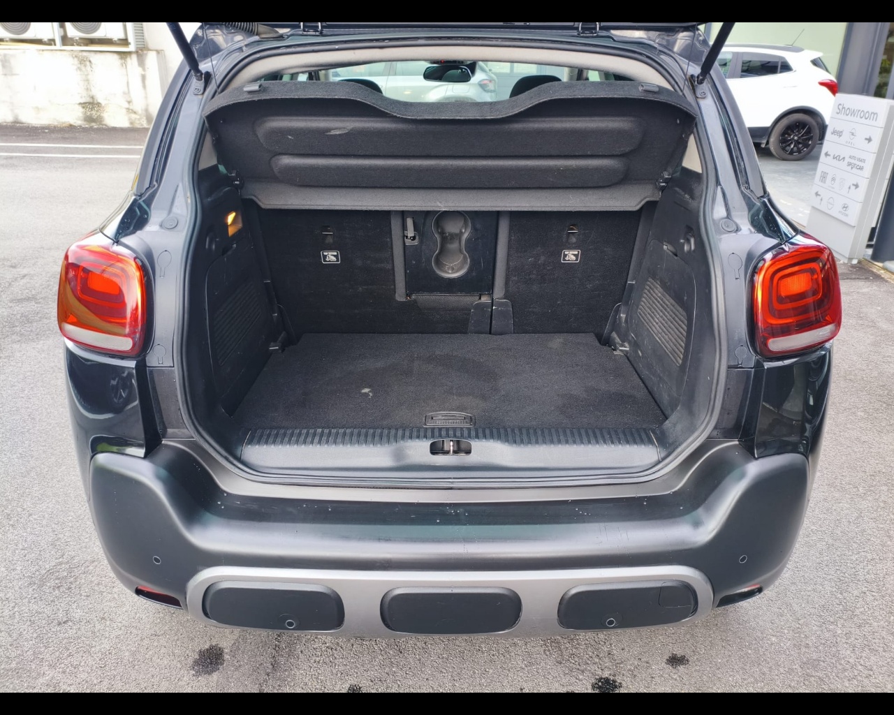 Foto CITROEN C3 Aircross 1.2 puretech Shine s&s 130cv