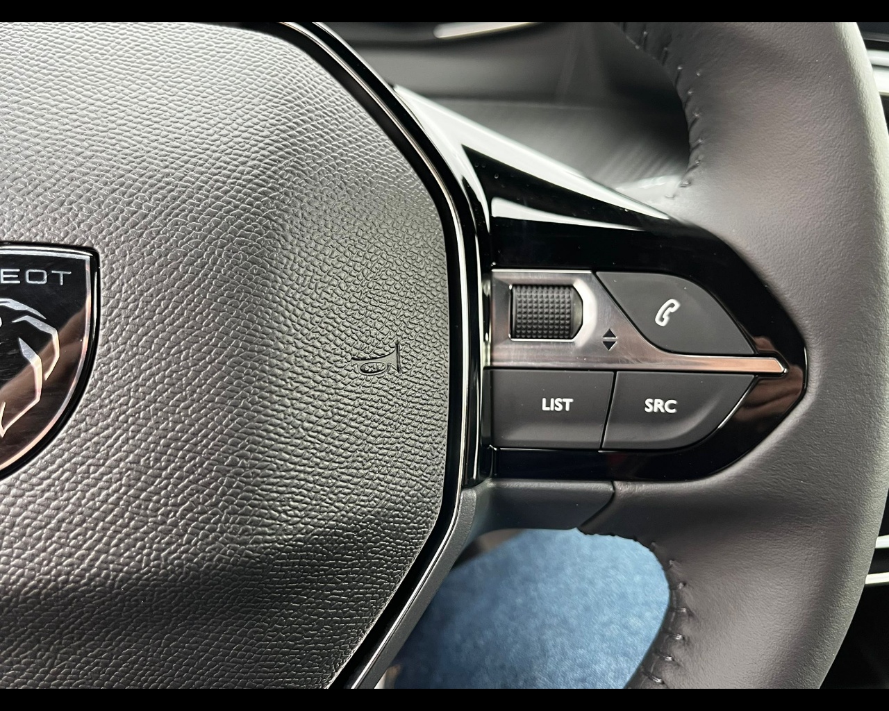 Foto PEUGEOT 2008 1.2 puretech Allure s&s 100cv