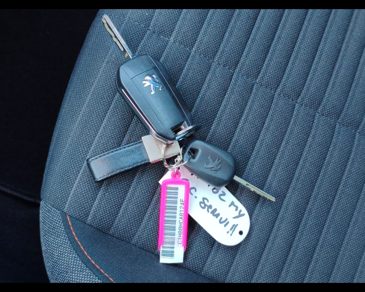 Foto PEUGEOT 2008 1.2 puretech Active Pack s&s 100cv