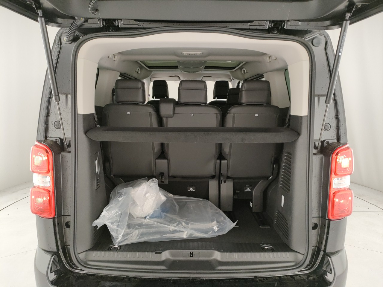 Peugeot Traveller Nuovo diesel Traveller Porto Mantovano