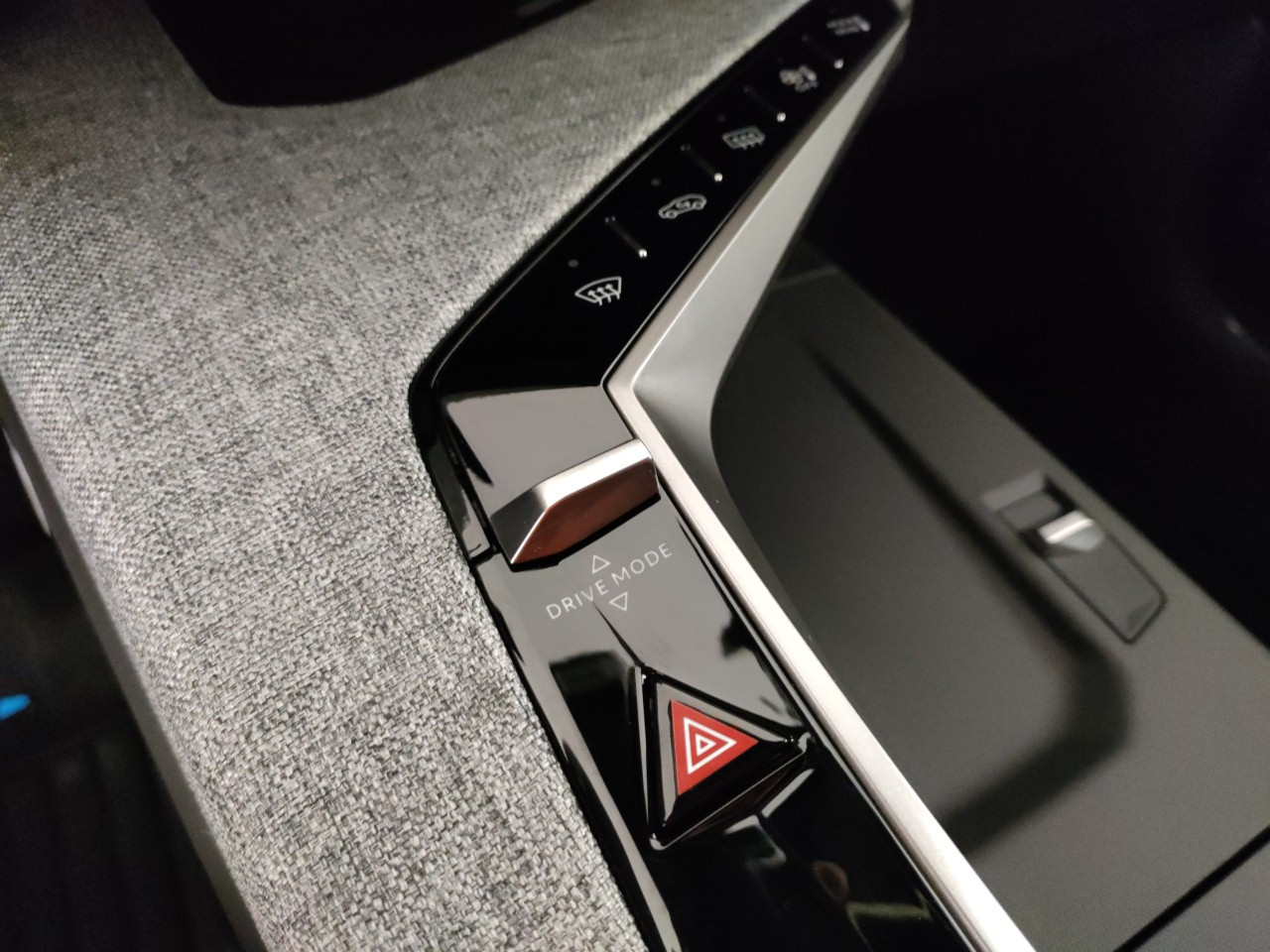 Peugeot 3008 Nuovo Ibrido benzina 3008 Porto Mantovano