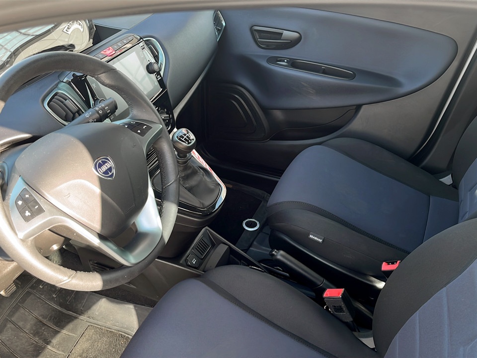 LANCIA Ypsilon 1.0 firefly hybrid Gold s&s 70cv 5p.ti Ibrida usato - 5
