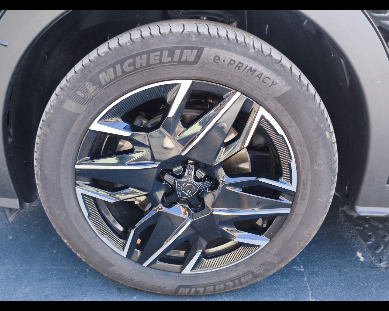 Foto PEUGEOT 5008 1.2 hybrid Allure 136cv e-dcs6