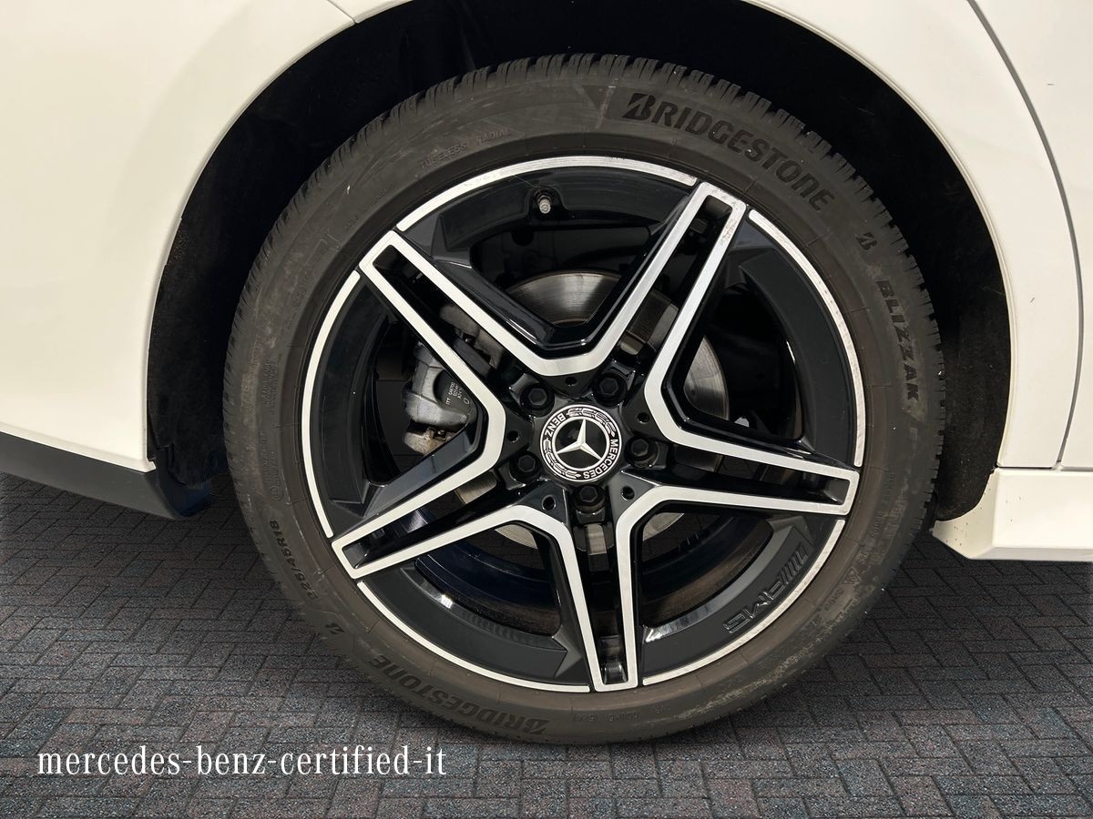 Mercedes  CLA Shooting Brake 200 D AMG Line Advanced Plus 8G-DCT - 17