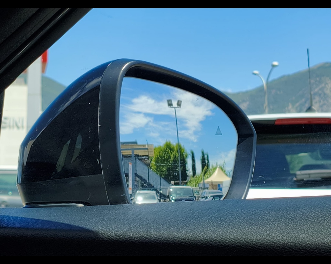 Foto NISSAN Juke 1.0 dig-t N-Design 114cv