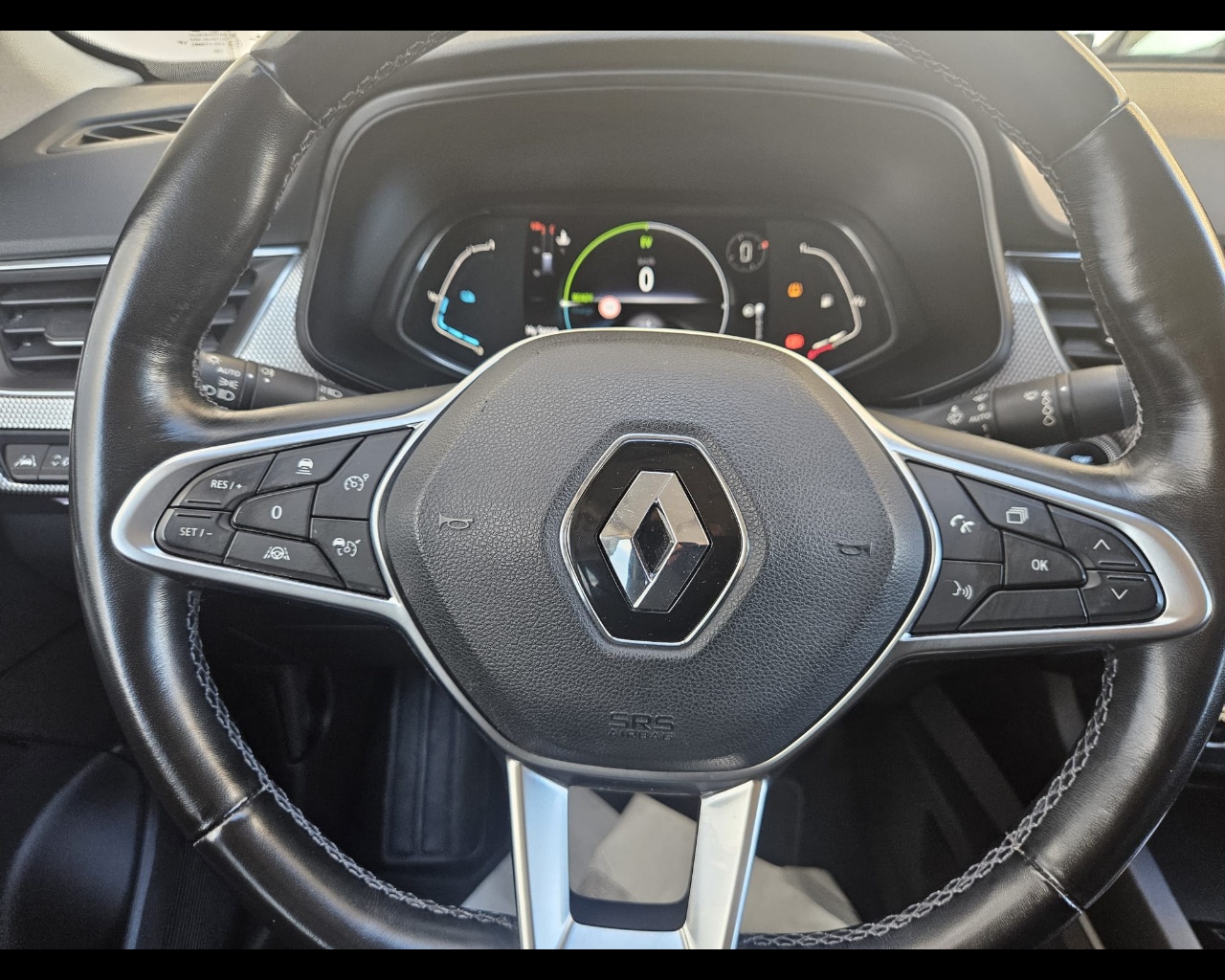 Foto RENAULT Arkana 1.6 E-Tech hybrid Intens 145cv