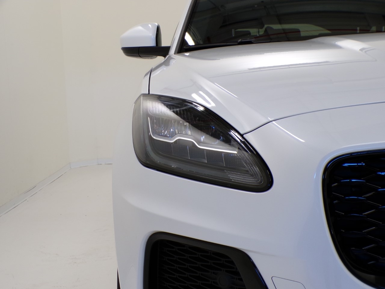 Jaguar E-Pace E-Pace 2.0 D163 R-Dynamic Black AWD Auto - 5