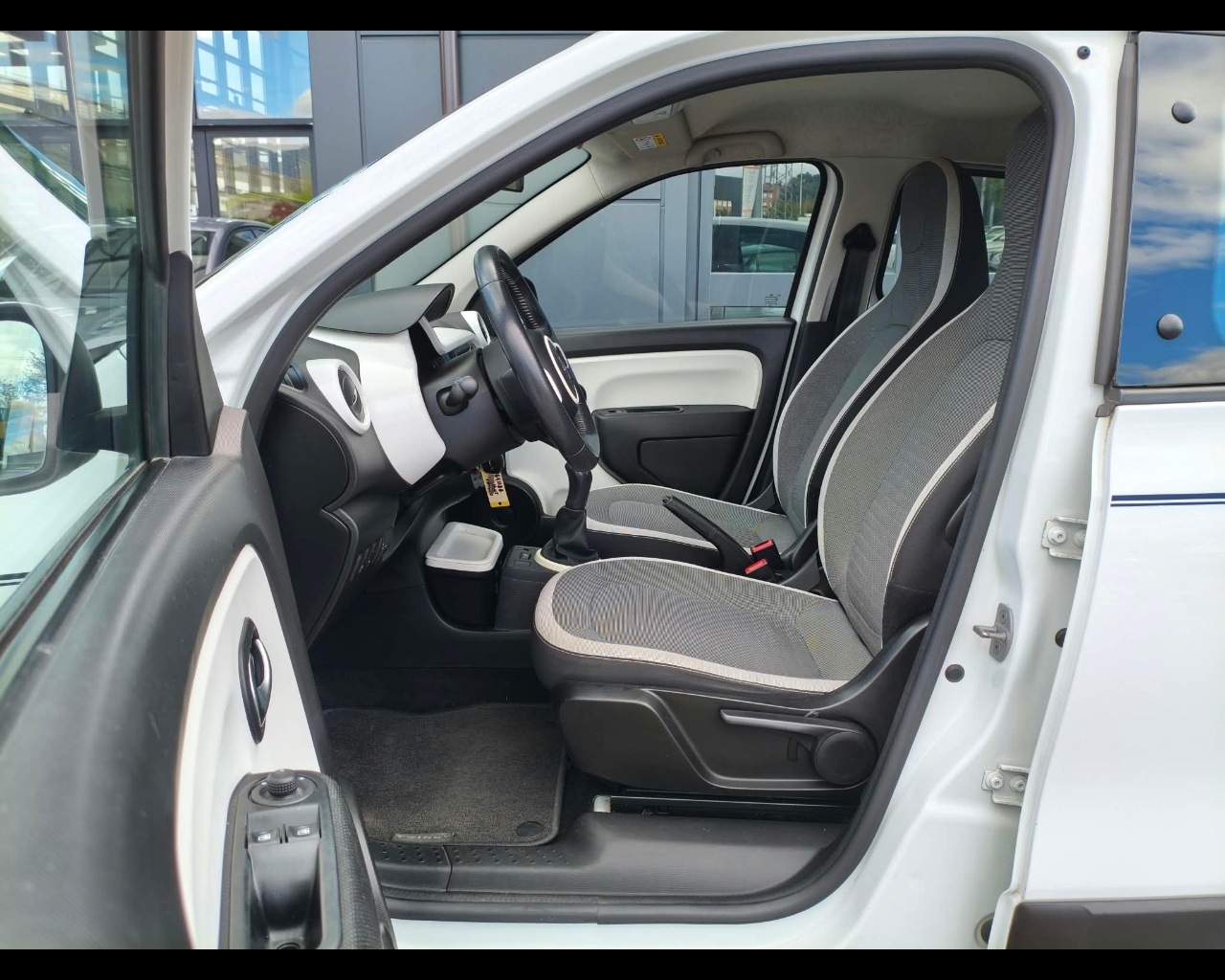 Foto RENAULT Twingo 1.0 sce Lovely2 s&s 69cv