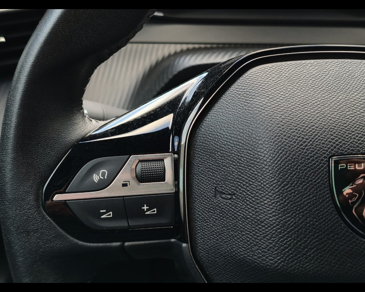 Foto PEUGEOT 2008 1.2 puretech Allure s&s 100cv