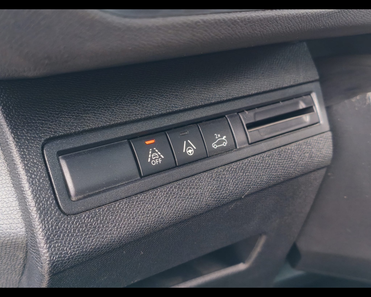 Foto PEUGEOT 3008 1.5 bluehdi GT s&s 130cv eat8 N1