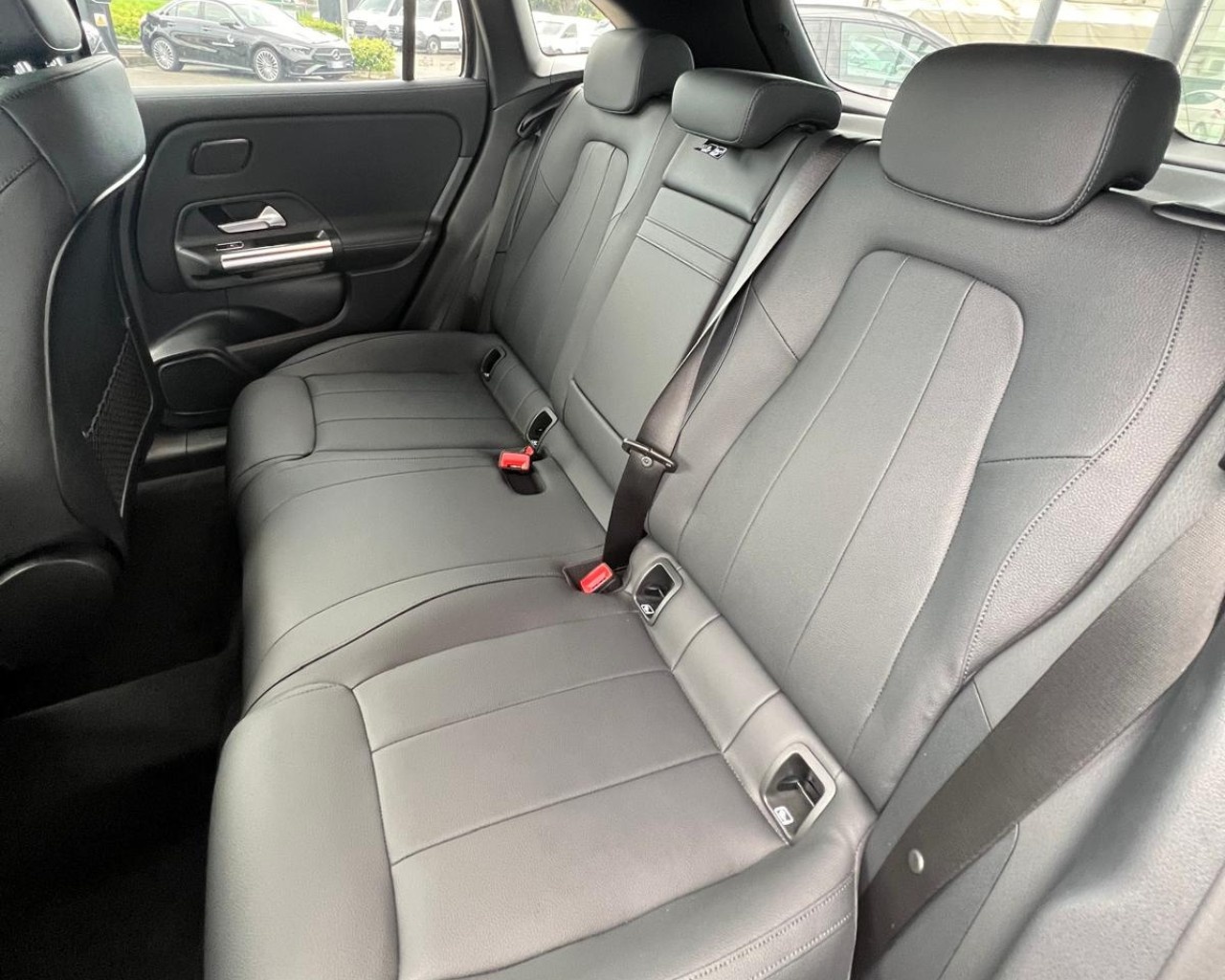 Mercedes EQA EQA 250+ Progressive Advanced Plus - 13